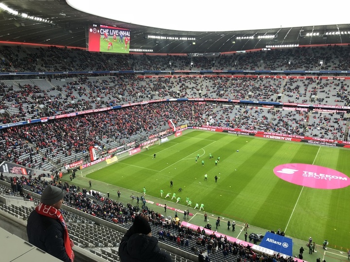 2-001 (52) 2-001 (52)